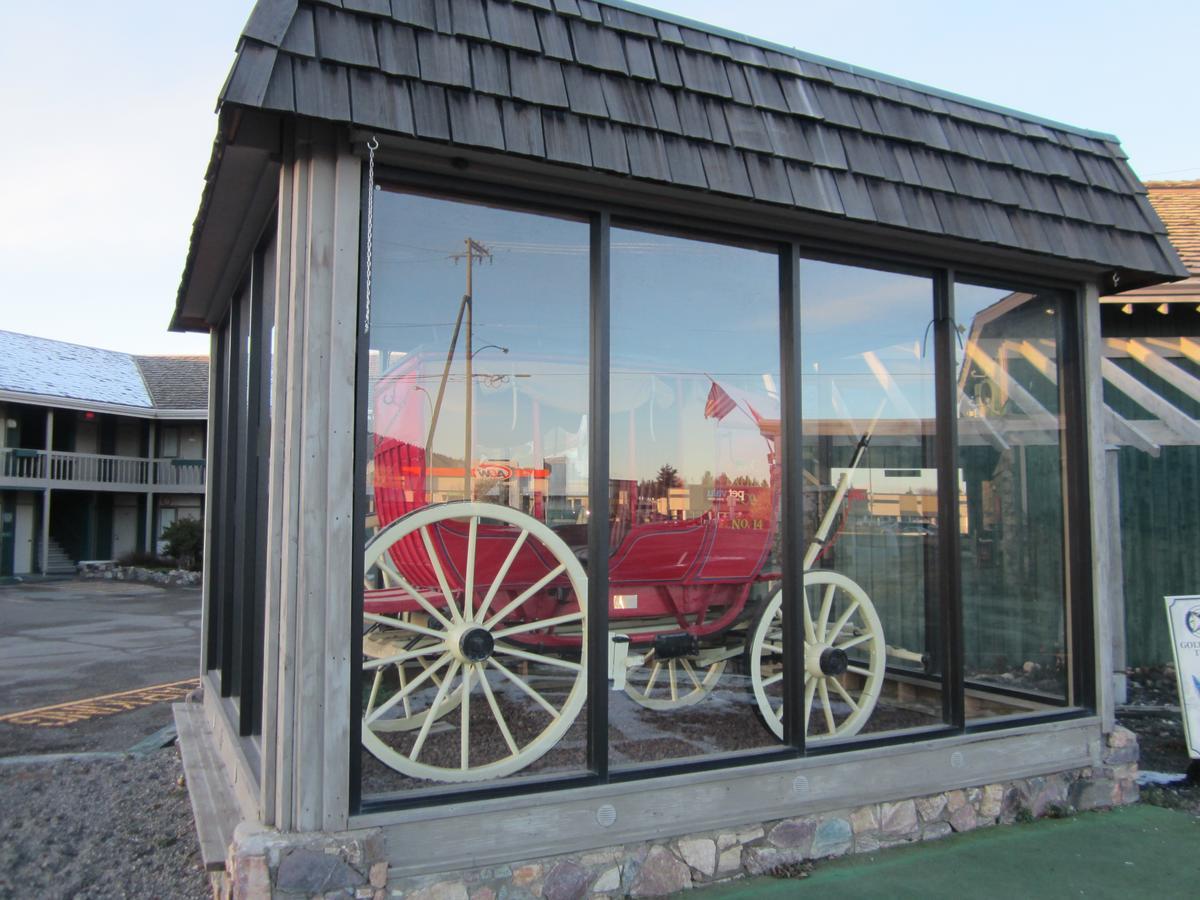 Red Coach Inn 100 Mile House Exterior photo