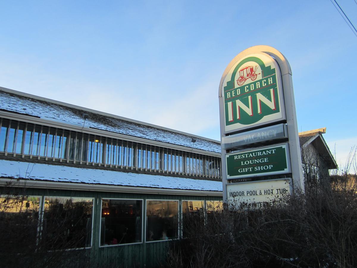 Red Coach Inn 100 Mile House Exterior photo